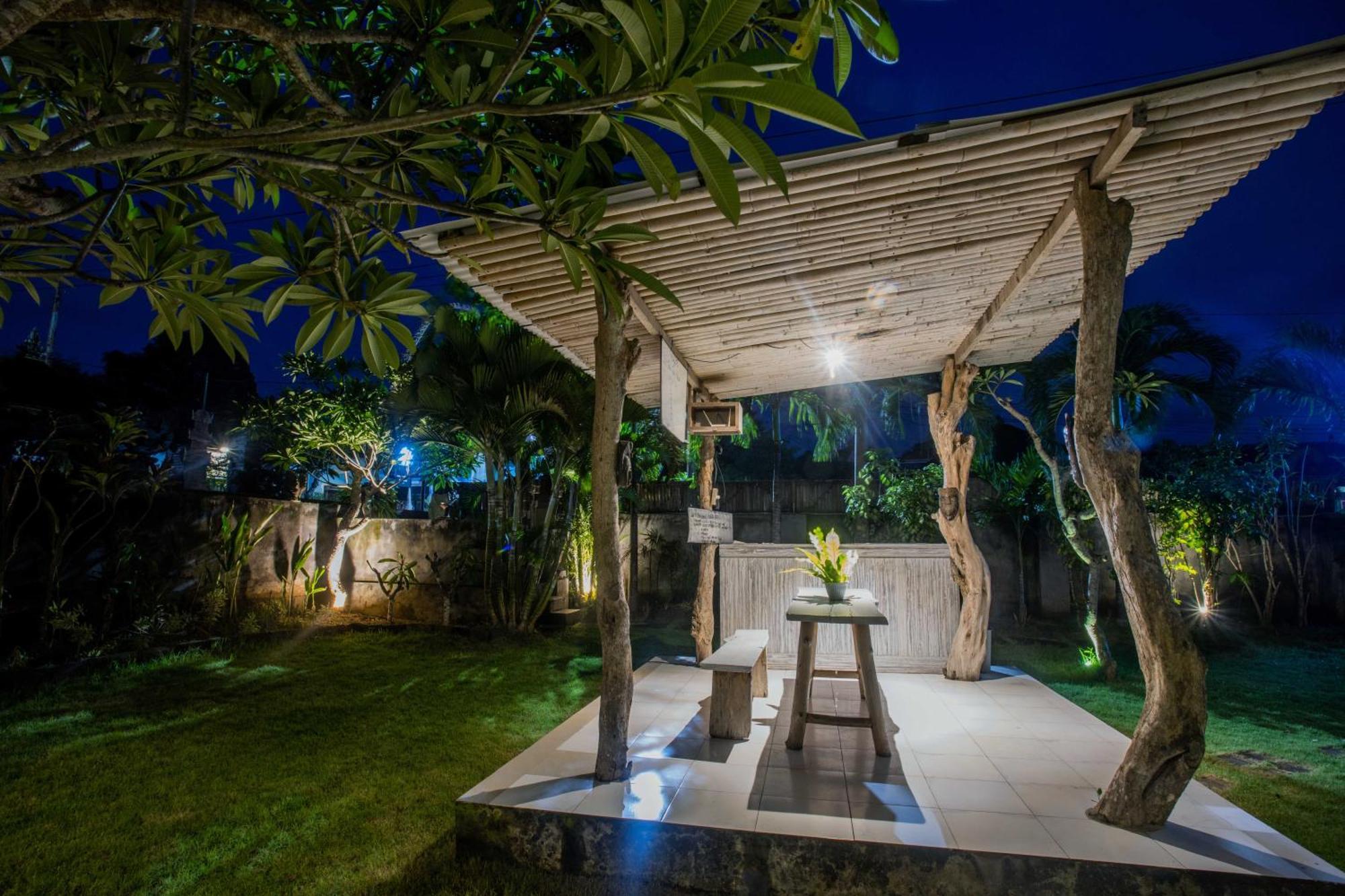 Jeje Fortis Guest House Lembongan Esterno foto